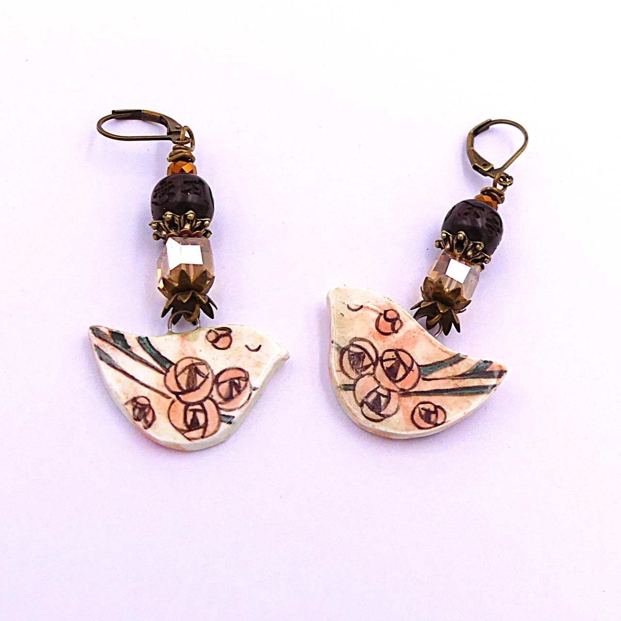 Boucles d'oreilles céramique artisanale, verre, bois, métal bronze